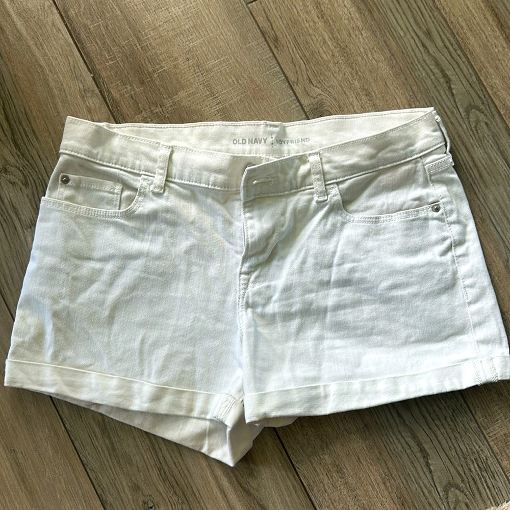 White denim cuffed old navy boyfriend shorts